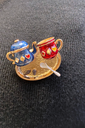 TEA TIME BROOCH