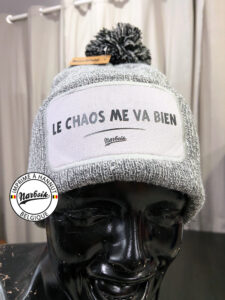 Bonnet LE CHAOS ME VA BIEN
